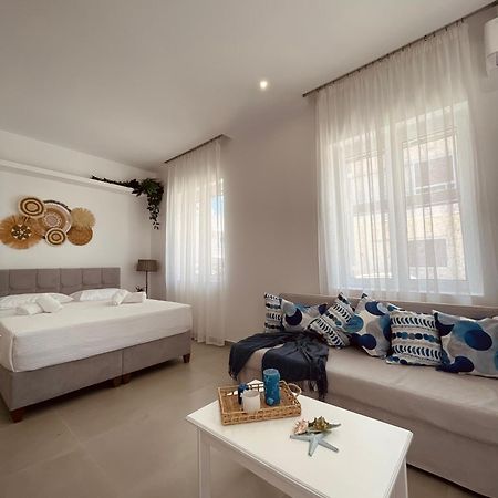 Kyma Luxury Suite Kiáton Екстериор снимка