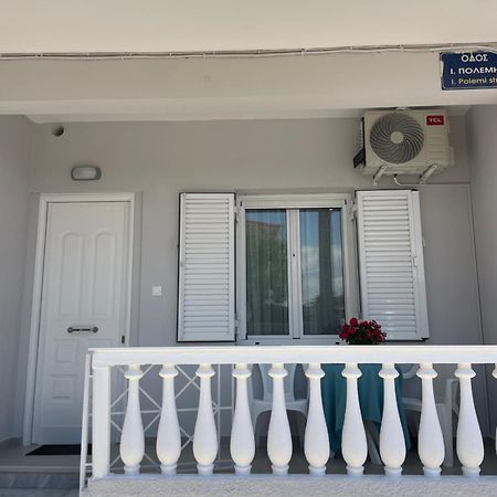 Kyma Luxury Suite Kiáton Екстериор снимка