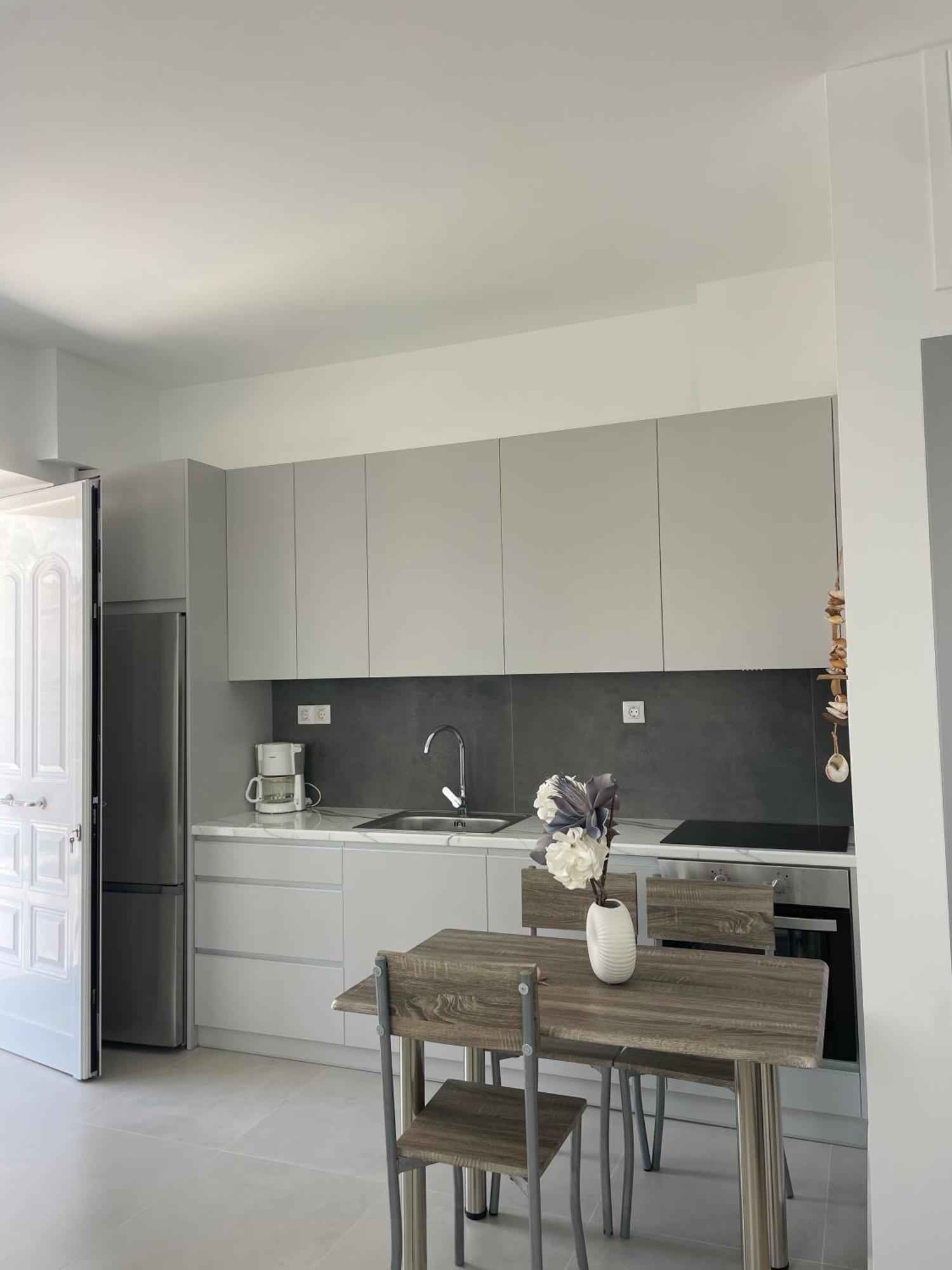Kyma Luxury Suite Kiáton Екстериор снимка